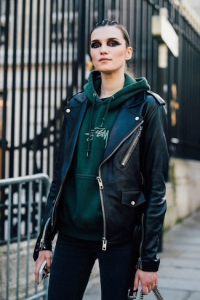 PHONG CÁCH STREET STYLE HOODIE